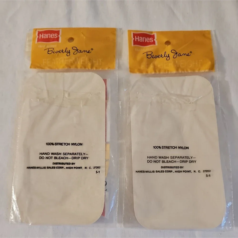 Vintage Hanes Feather Weight Sockettes Size 9-11 Red Label Beverly Jane 2 Pr